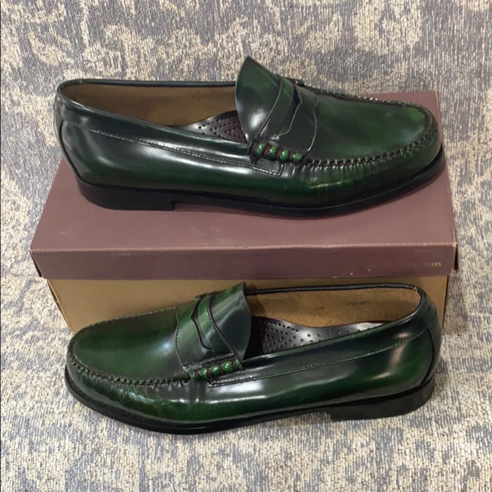 Bass Weejuns leather lined grn/blk patent loafer